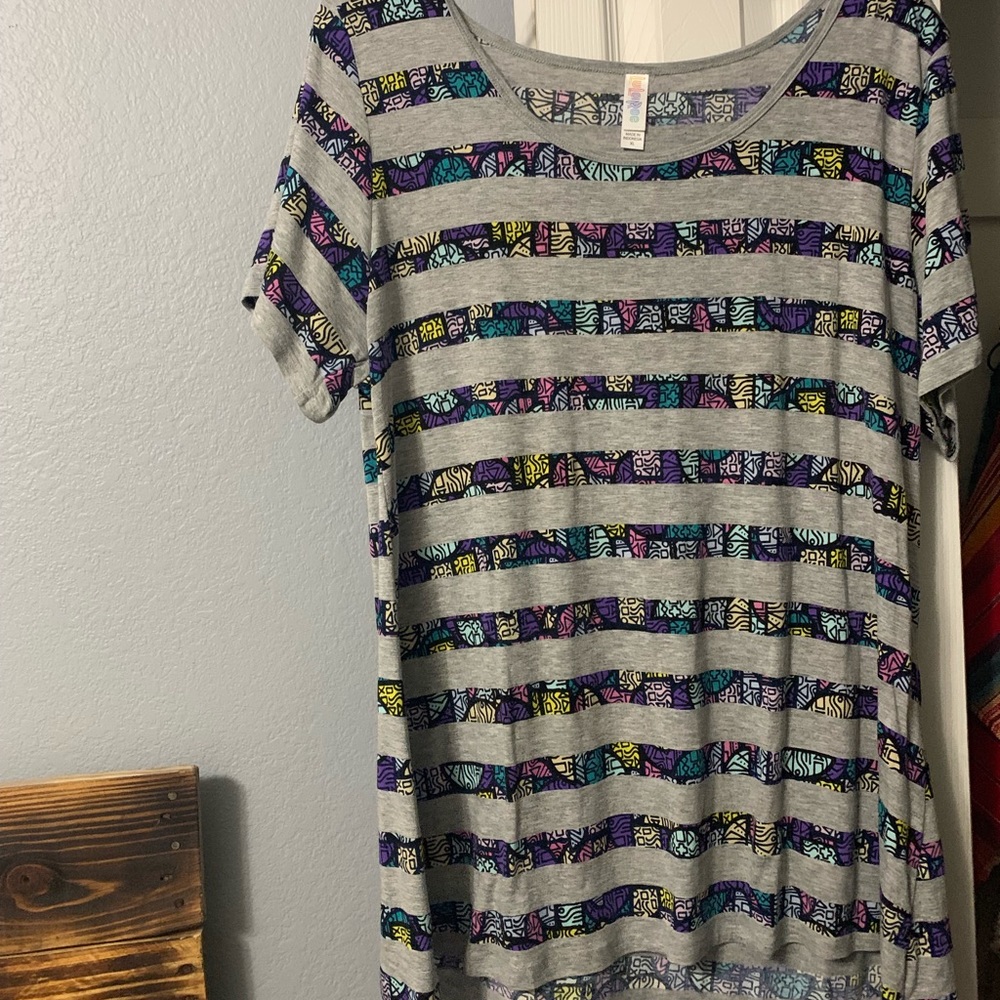 Lularoe tee